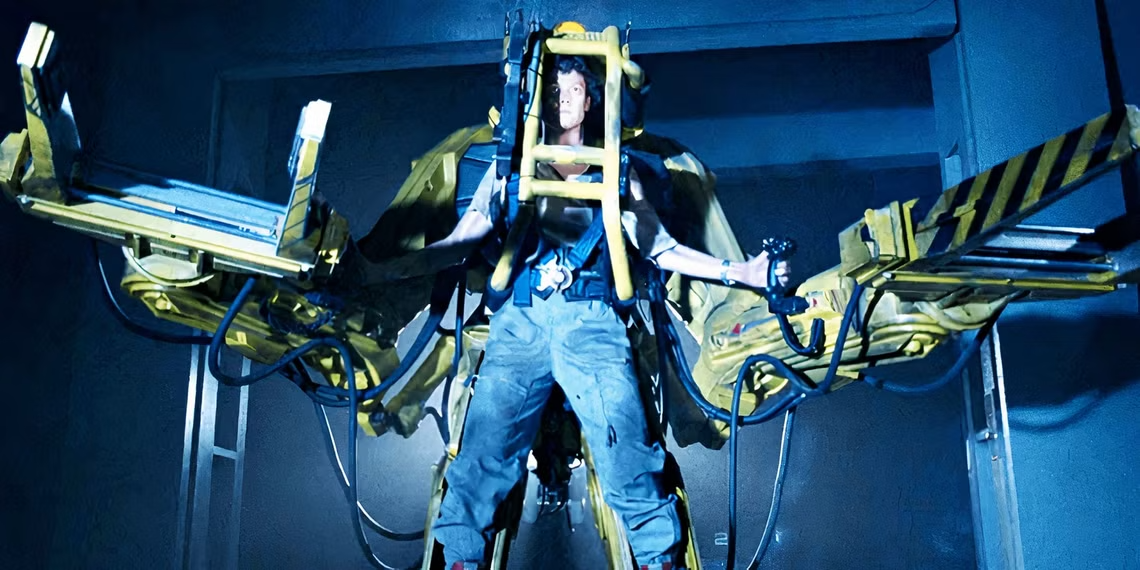 sigourney-weave-as-ripley-in-the-power-loader-in-aliens